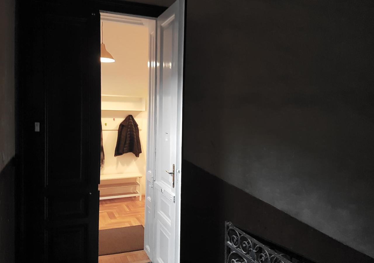 Luxury New Cozy Flat At Dob Street Nearby Gozsdu Court Apartment Budapest Bagian luar foto