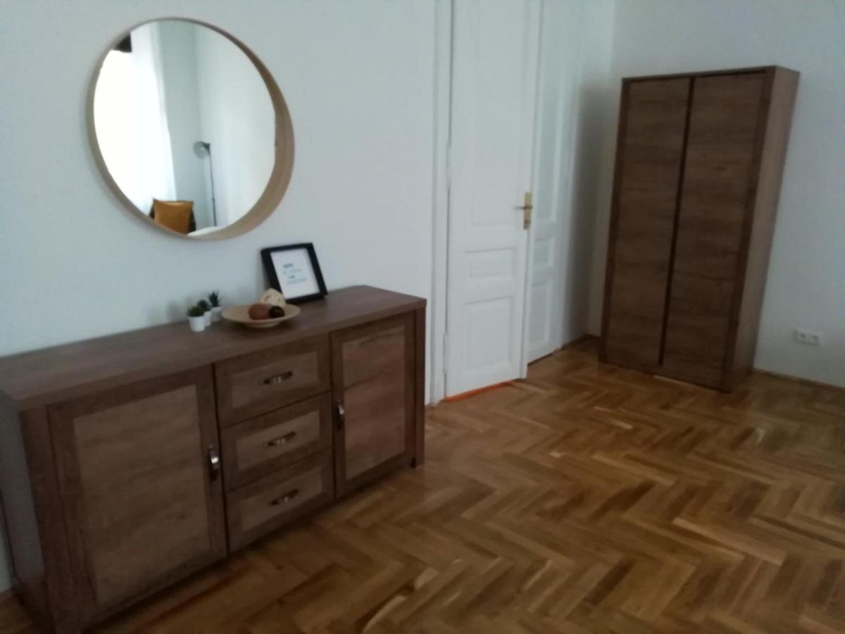 Luxury New Cozy Flat At Dob Street Nearby Gozsdu Court Apartment Budapest Bagian luar foto